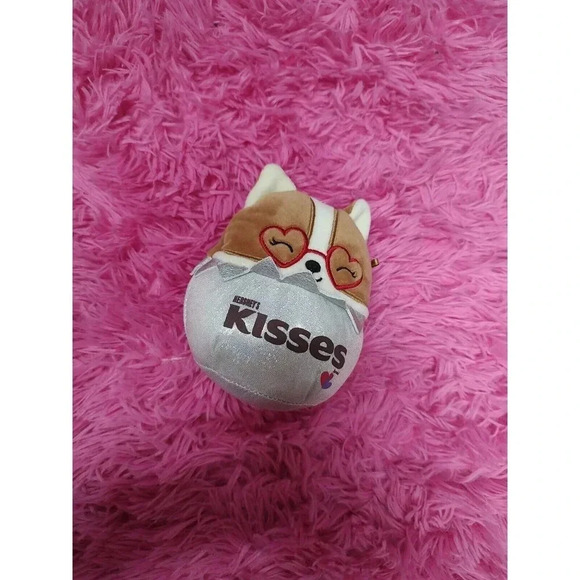 Valentines Day Squishmallows Regina The Corgi Kisses 5 Inch - Picture 1 of 7